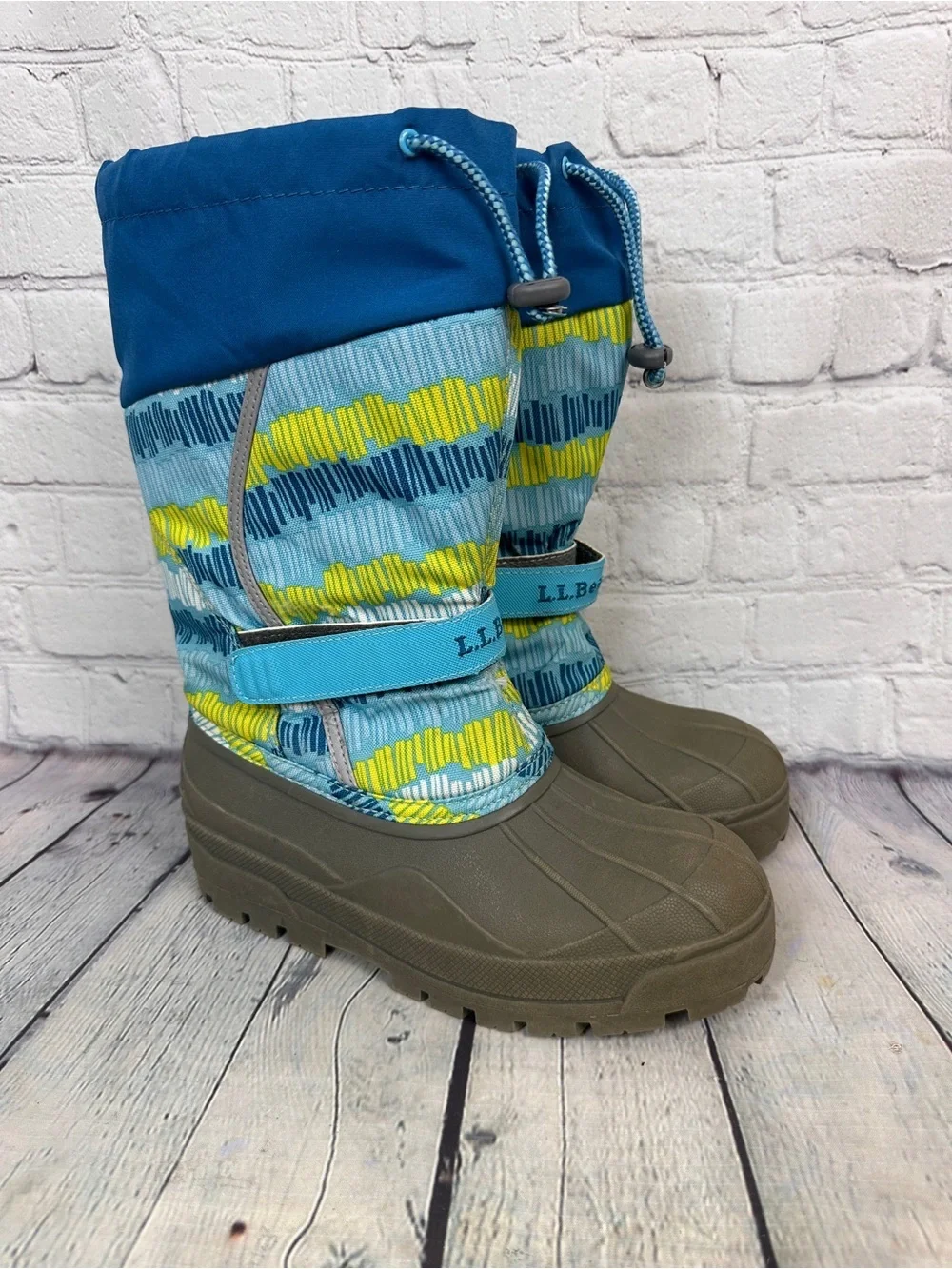 L.L. Bean Kids 5 Black Winter Lined Snow Boots Hook Loop Strap